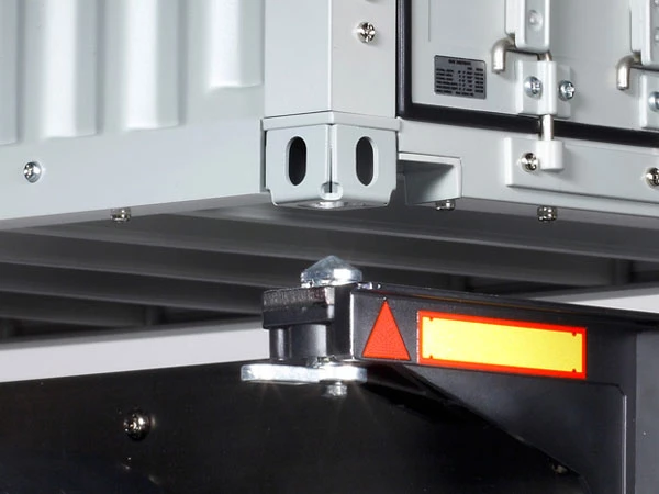 Tamiya 40 Foot Container And Semi Trailer 1/14th Scale 4 Tamiya 40 Foot Container And Semi Trailer 1/14th Scale - Image 2