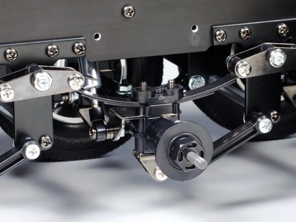 Tamiya 40 Foot Container And Semi Trailer 1/14th Scale 8 Tamiya 40 Foot Container And Semi Trailer 1/14th Scale - Image 6