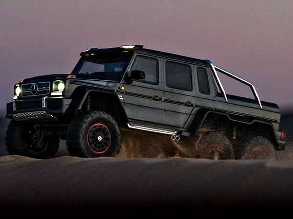 Traxxas Mercedes-Benz G 63 AMG TRX-6 6x6 1/10 Crawler - Black 16 Traxxas Mercedes-Benz G 63 AMG TRX-6 6x6 1/10 Crawler - Black - Image 14
