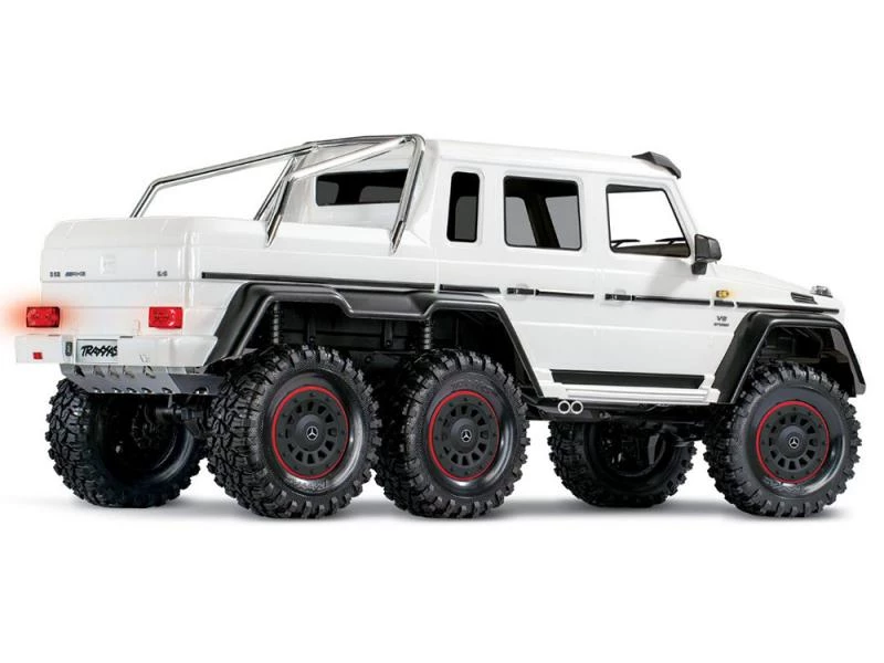 Traxxas Mercedes-Benz G 63 AMG TRX-6 6x6 1/10 Crawler - White 4 Traxxas Mercedes-Benz G 63 AMG TRX-6 6x6 1/10 Crawler - White - Image 2
