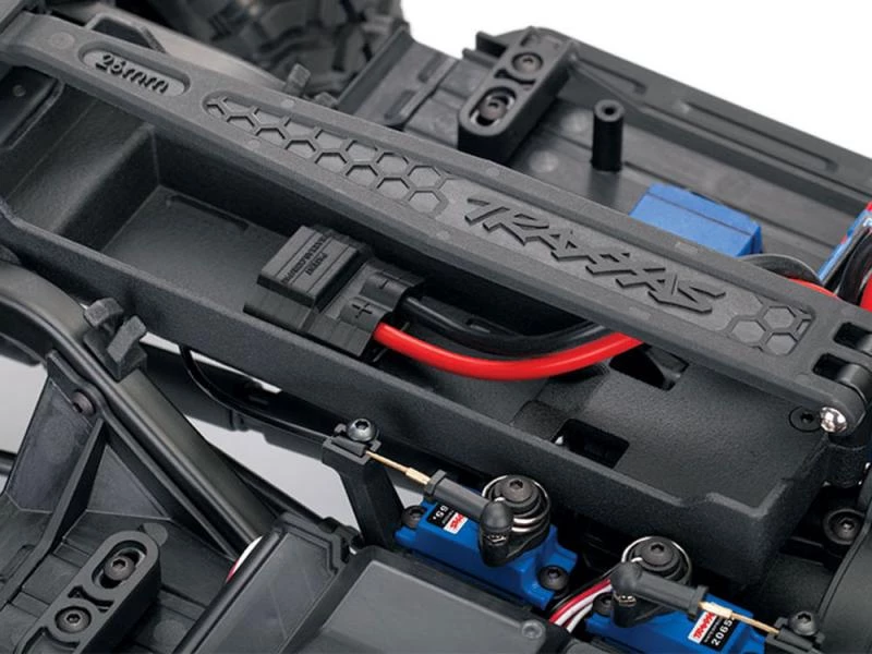 Traxxas TRX-4 Land Rover Defender 110 - Red 10 Traxxas TRX-4 Land Rover Defender 110 - Red - Image 8