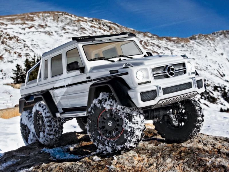 Traxxas Mercedes-Benz G 63 AMG TRX-6 6x6 1/10 Crawler - White 7 Traxxas Mercedes-Benz G 63 AMG TRX-6 6x6 1/10 Crawler - White - Image 5
