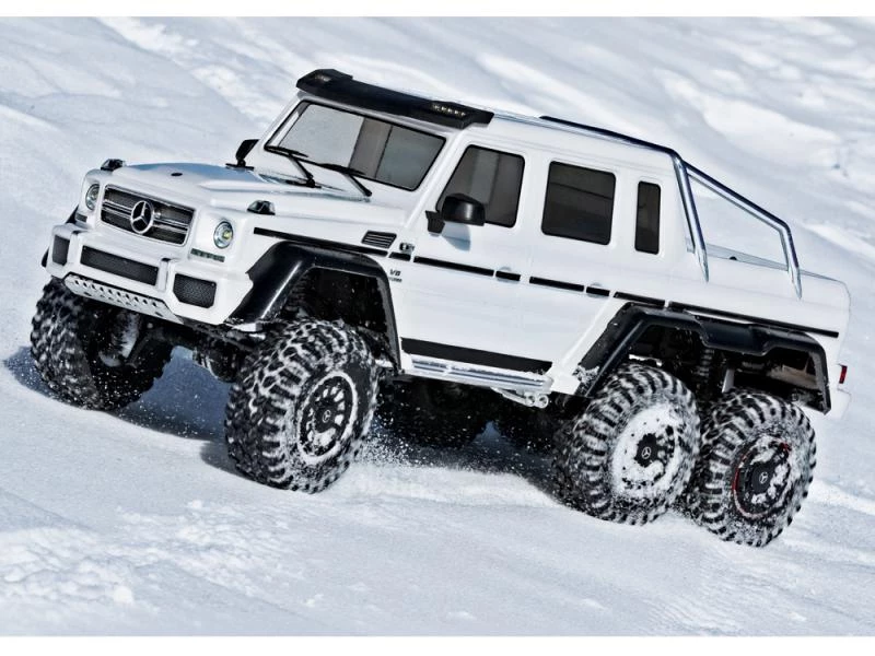 Traxxas Mercedes-Benz G 63 AMG TRX-6 6x6 1/10 Crawler - White 8 Traxxas Mercedes-Benz G 63 AMG TRX-6 6x6 1/10 Crawler - White - Image 6