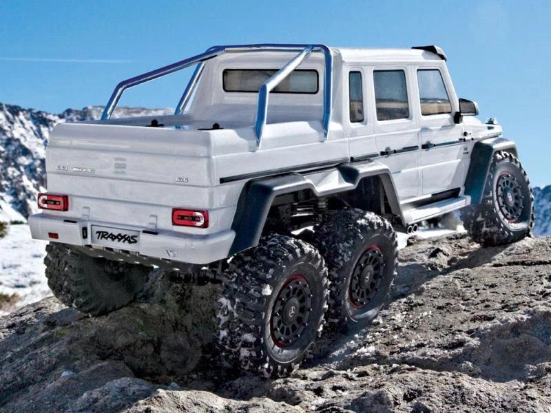 Traxxas Mercedes-Benz G 63 AMG TRX-6 6x6 1/10 Crawler - White 9 Traxxas Mercedes-Benz G 63 AMG TRX-6 6x6 1/10 Crawler - White - Image 7